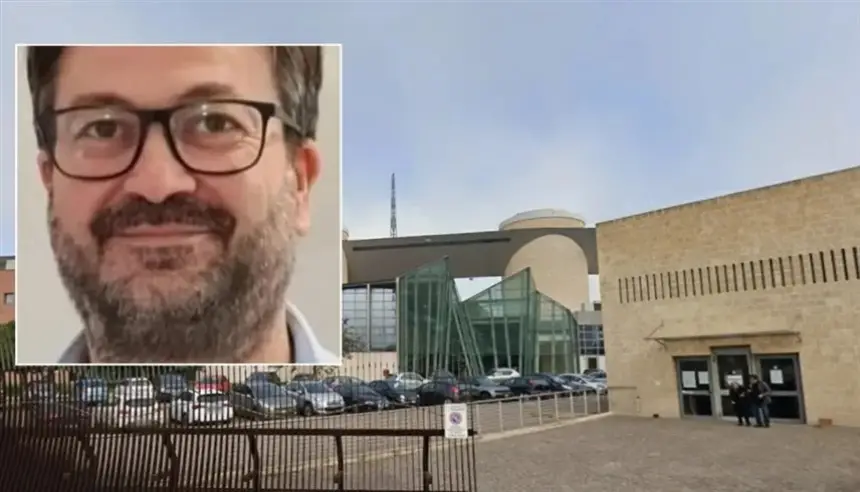 محكمة إيطالية تعيد عاملاً مفصولاً بسبب'إغماض عينيه'