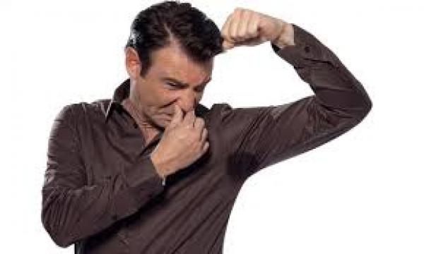 طرق رائعة وبسيطة لتجنب رائحة العرق خلال فصل الصيف