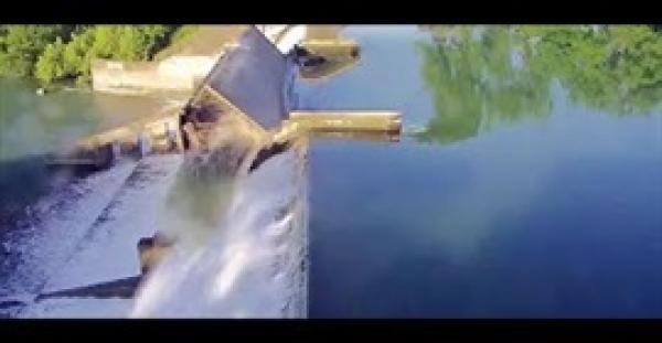 فيديو يحبس الانفاس لانهيار سد على نهر جوادلوب في الولايات المتحدة (فيديو)