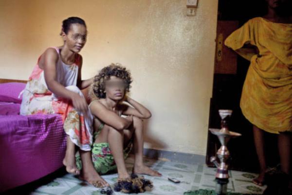 مجهولون بالجديدة يعتدون على شابة إفريقية من دول جنوب الصحراء ، فهل بدأت العنصرية تجتاح المغرب؟