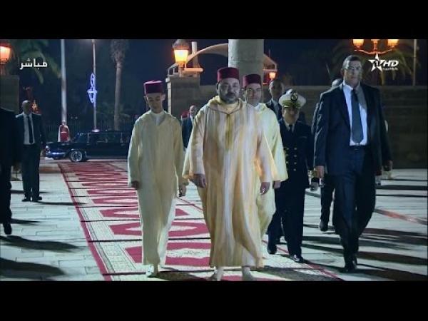 لحظة وصول الملك لترأس حفل ديني بمناسبة الذكرى 18 لرحيل الحسن الثاني