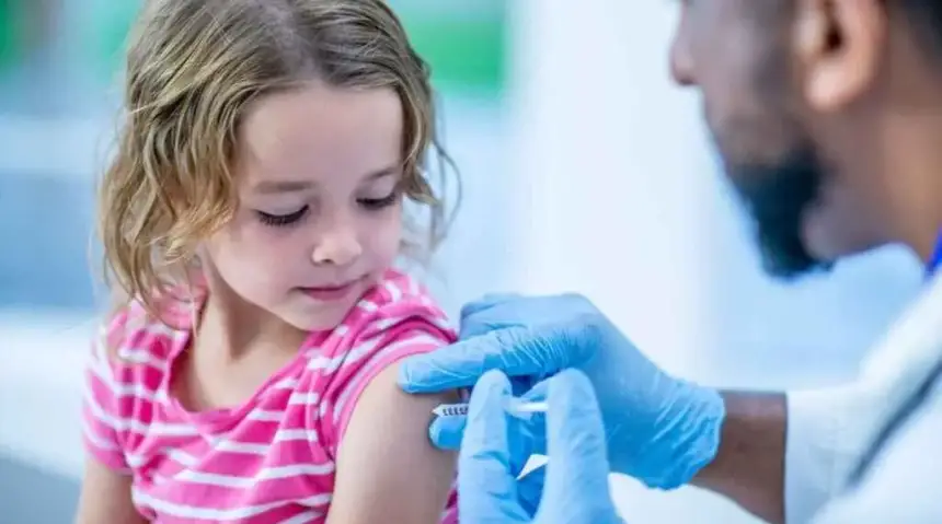 المغرب يحتفل بالأسبوع العالمي للتلقيح تحت شعار "أطفالنا كانبغيوهم، بالتلقيح نحميوهم"