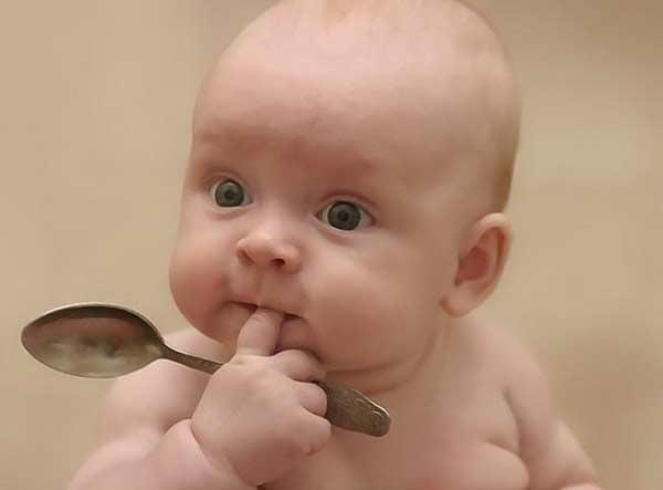 أطعمة تساعد دماغ طفلك على التركيز