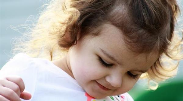 فيتامينات تحسن صحة عيون الأطفال