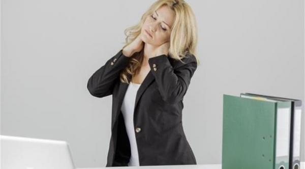 الزيوت الطيّارة تحارب آلام مؤخرة العنق