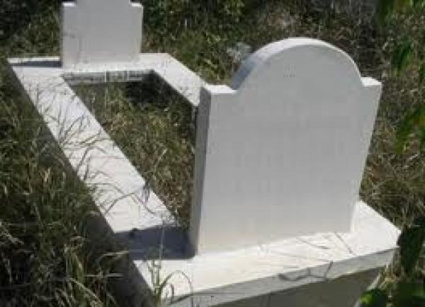 هدم قبر لإعادة حفره وبنائه