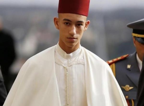 حصريا: الأمير مولاي الحسن "شعل العافية" في المسؤولين ديال الصخيرات والساكنة مبتهجة جدا بتدخله