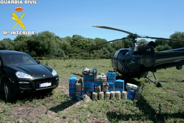 التحقيق مع بارونات مخدرات يكشف عن معطيات خطيرة حول تهريب الحشيش جوا من المغرب الى إسبانيا