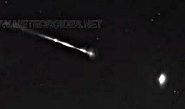 كرة من اللهب تحلق فوق شمال المغرب بسرعة 65 ألف كلم في الساعة (فيديو)