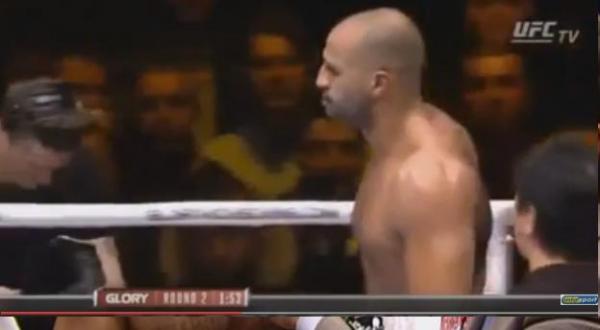 لحظة إصابة البطل العالمي بدر هاري في نزاله مع ريكو