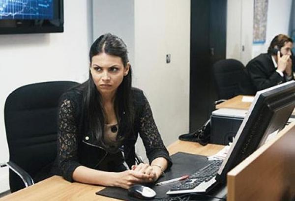 'خلف الأبواب المغلقة' يكتسح شباك التذاكر بالمغرب