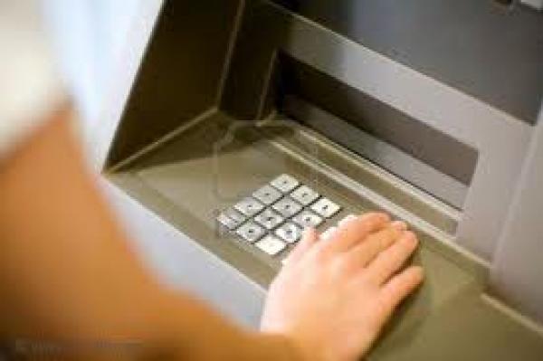 مشاكل بالجملة للزبناء مع وكالاتهم البنكية