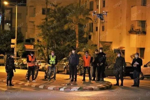 طائرات "درون" تُحلق فوق سماء تمارة  ليلا لرصد مخالفي الطوارئ (صور)