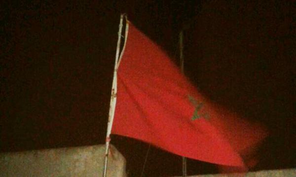 مصدر يكذب وينفي رفرفة علم وطني ممزق فوق مستوصف ضواحي خنيفرة(الصورة)