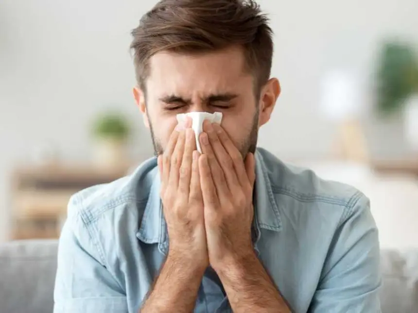 وداعاً للبخاخات والجراحة.. حقنة جديدة تنهي كابوس سيلان الأنف المزمن للأبد