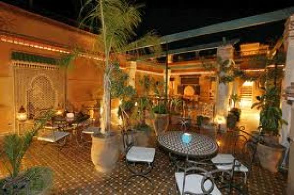 مراكش: التوقيع على اتفاقيتين لإنجاز عملية التصديق على مكتسبات التجربة المهنية في قطاع الفندقة