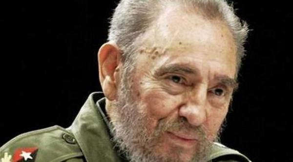 فيدل كاسترو يمتدح مارادونا وميسي