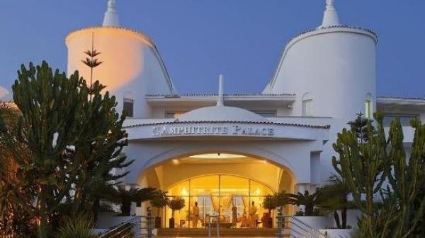 فضيحة : الشرطة العلمية في ضيافة فندق " الشيخ العمودي " بعد سرقة ساعة يدوية بقيمة 150 مليون