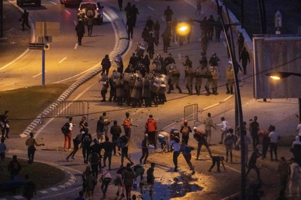 أمن تطوان يتمكن من اعتقال متهمين في قضية التحريض على الهجرة بسبتة والبحث جار عن اثنين آخرين