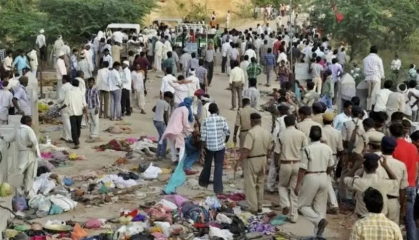 مأساة في الهند: مقتل 6 وإصابة العشرات في تدافع مروّع