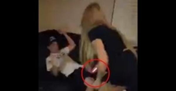 بالفيديو.. شاهد ماذا فعلت فتاة ضبطت حبيبها يخونها مع أخرى