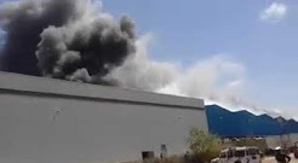 حريق ضخم يلتهم مستودع لشركة سنطرال بالحي الصناعي بالمحمدية