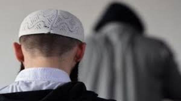 سلطات سبتة المحتلة تقرر طرد إمام مغربي ومنعه من دخول التراب الإسباني لعشر سنوات كاملة