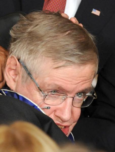 ستيفن هوكينغ رفض نصيحة الأطباء بإنهاء حياته