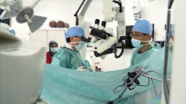 المستشفى الجامعي محمد السادس بمراكش يشرع في استعمال أحدث التقنيات في جراحة أورام الدماغ