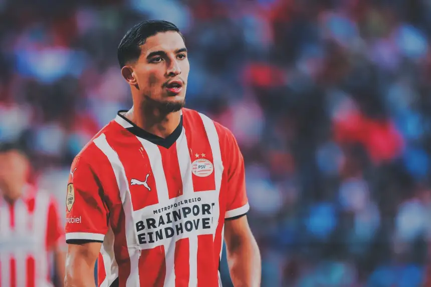 الدولي المغربي صهيب درويش يواصل التألق مع بي إس في أيندهوفن