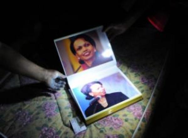 القذافي ورايس.. قصة حب من طرف واحد