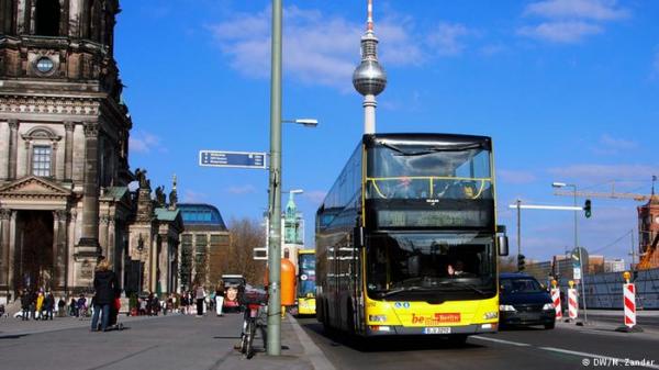 برلين: امرأة تضرب سائق حافلة بعدما سألته "أنت عربي أو تركي؟"