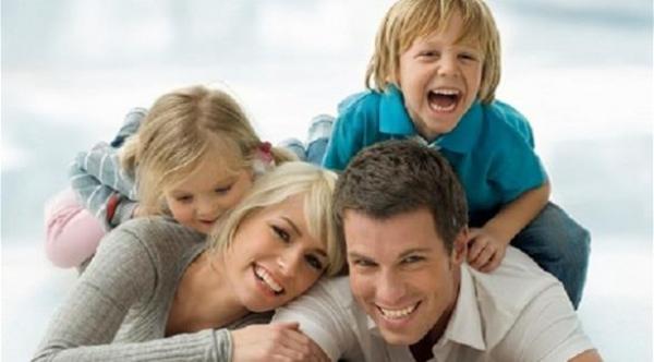 العلاقة الوطيدة مع الآباء .. مفتاح بناء شخصية الأطفال