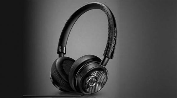 فيليبس تطلق أول سماعة رأس بقابس أبل "لايتنينغ"