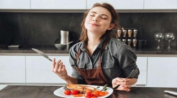 تناول وجبات الطعام بشكل مبكر يساعد على خسارة الوزن