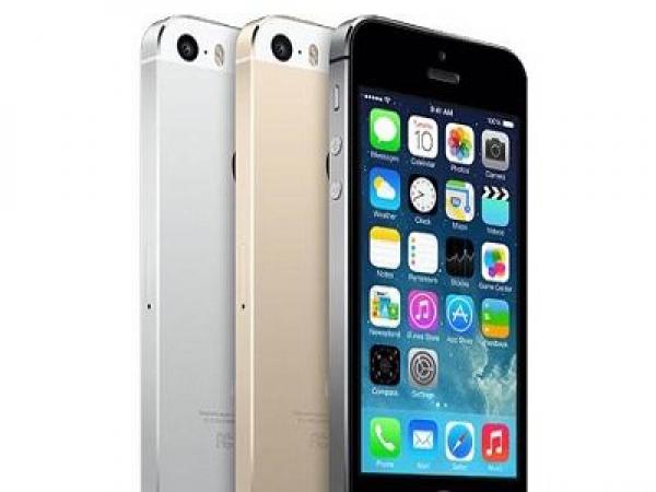 مفاجأة.. هواتف «آي فون» تسرب بياناتك الشخصية دون علمك