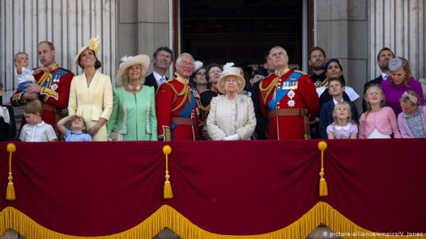 تسريب فيلم ممنوع من العرض عن الأسرة الملكية في بريطانيا!