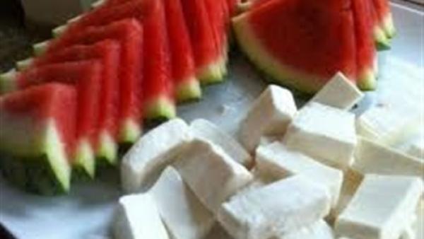 «الجبن والبطيخ» وجبة هامة لسحور يساعد على الصيام بالطقس الحار