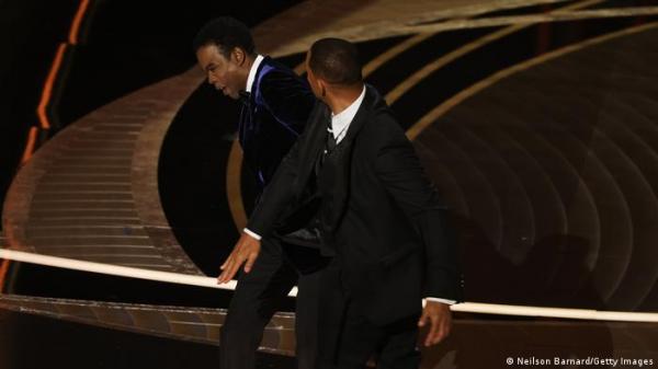 بعد حادثة الصفع.. هل حان موعد مصالحة ويل سميث وكريس روك؟