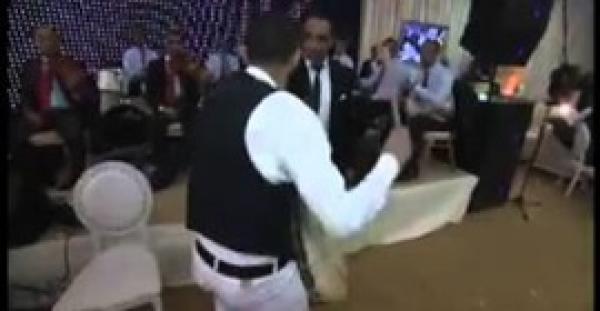 بالفيديو.. لحظة وفاة «طبال» في حفل زفاف