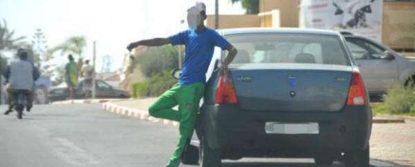 السماسرة بمرتيل  يسببون ازعاجا للزوار بسبب سلوكيتهم غير المقبولة