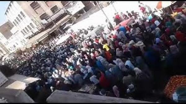 مسيرة حاشدة بسلا تطالب بالأمن وتستنكر مقتل الشاب محمد