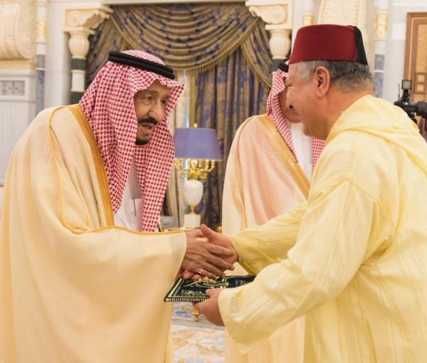 بعد أشهر على تعيينه .. العاهل السعودي يستقبل السفير المغربي الجديد