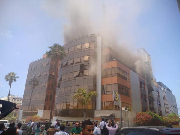 اندلاع حريق ضخم بمقر شركة اتصالات بسيدي معروف (صور+فيديو)