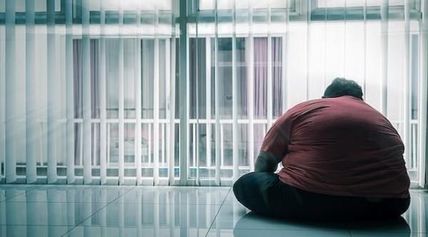 معلم ستيني ينجو من دخول السجن بسبب وزنه الزائد