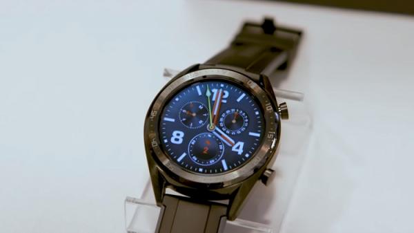 "هواوي" تصمم نظام تشغيل خاص بساعاتها الرقمية