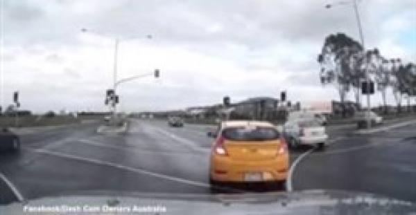 بالفيديو والصور.. «السيارة الشبح» تثير ذعر رواد مواقع التواصل