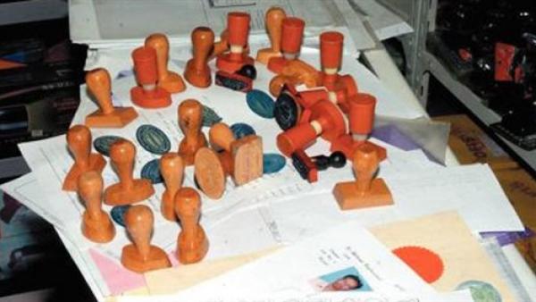 أخيرا...الإيقاع بسيدتين تمكنتا من النصب على عدد من شباب القنيطرة وسلبتا منهم الملايين بطريقة ماكرة