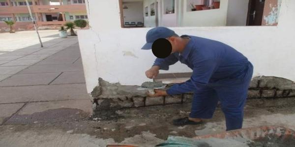 بعد الجدل الذي أثاره...وزارة التربية الوطنية توضح حقيقة قضاء أستاذ عطلته في ترميم مؤسسته التعليمية