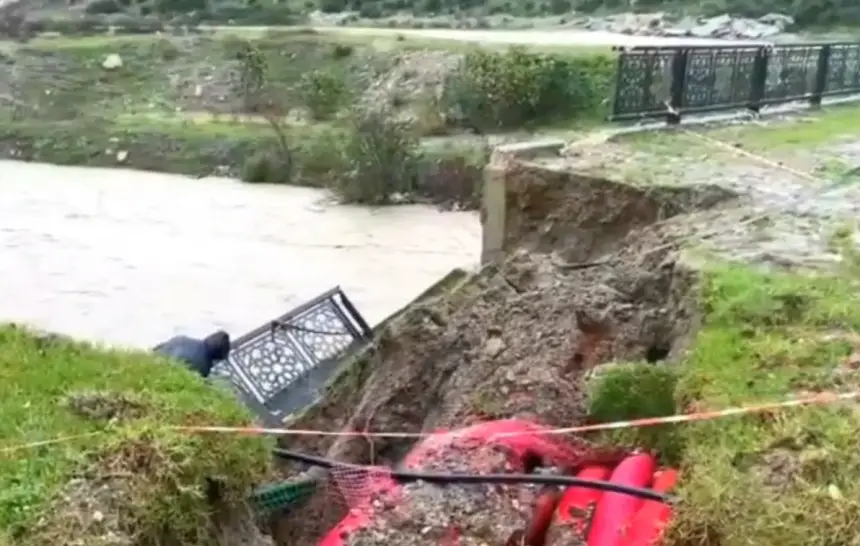 انهيار جزئي لقنطرة طنجة البالية بسبب سيول الأمطار الغزيرة